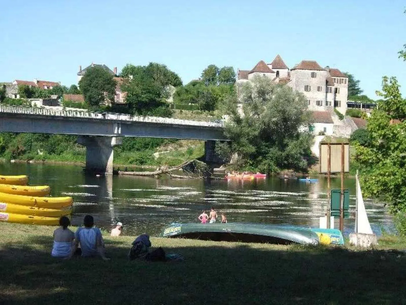 Camping 2 Etoiles - Piscine - Ccab0If Saint-Sozy مكان تخييم
